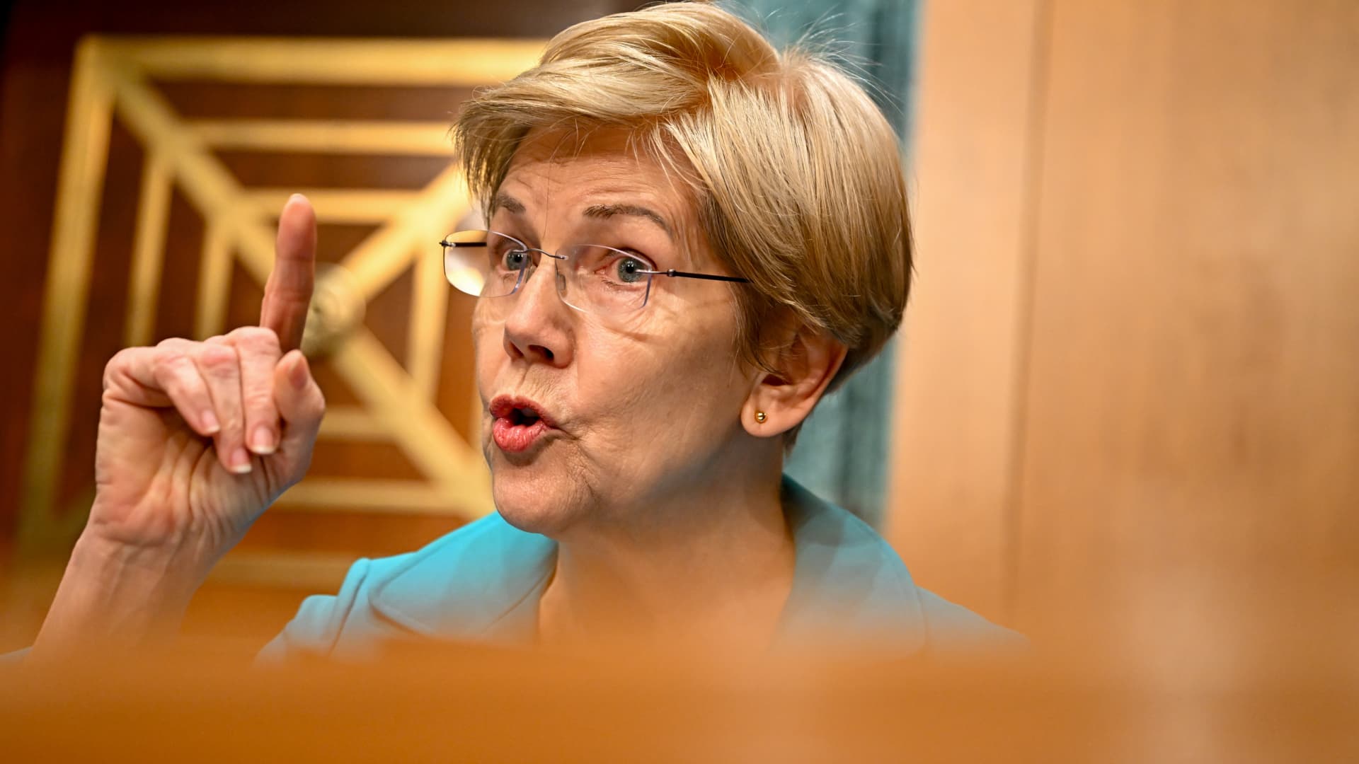 Warren: State Department didn’t seek TRANSCOM aid in evacuating Americans from Middle East