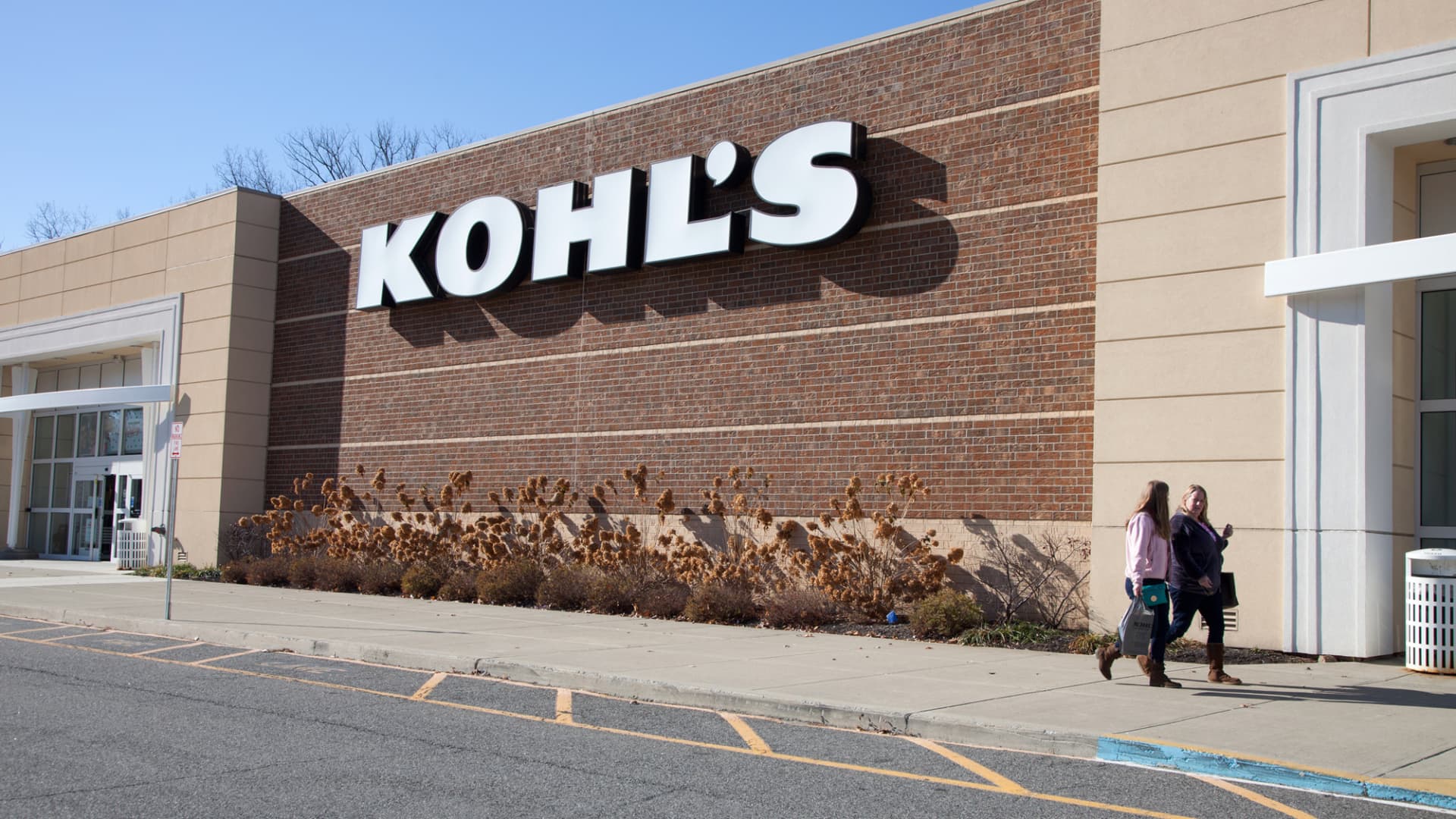 Kohl’s stock spikes 20% as slumping retailer says sales trends are improving