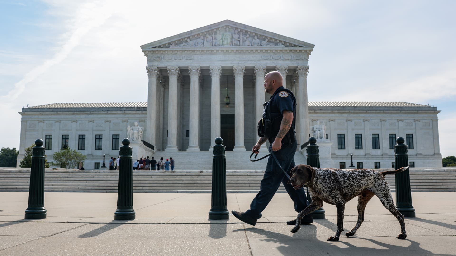 Supreme Court strikes down limits on political parties’ campaign spending, in win for GOP