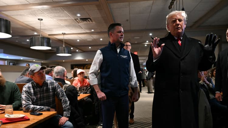 Inside Iowa Democrats plan to flip Iowa blue