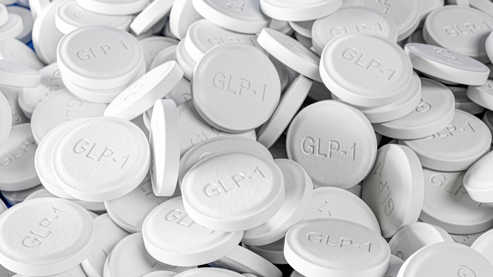 Novo and Lilly are competing to win the GLP-1 pill market as they prepare for Medicare coverage