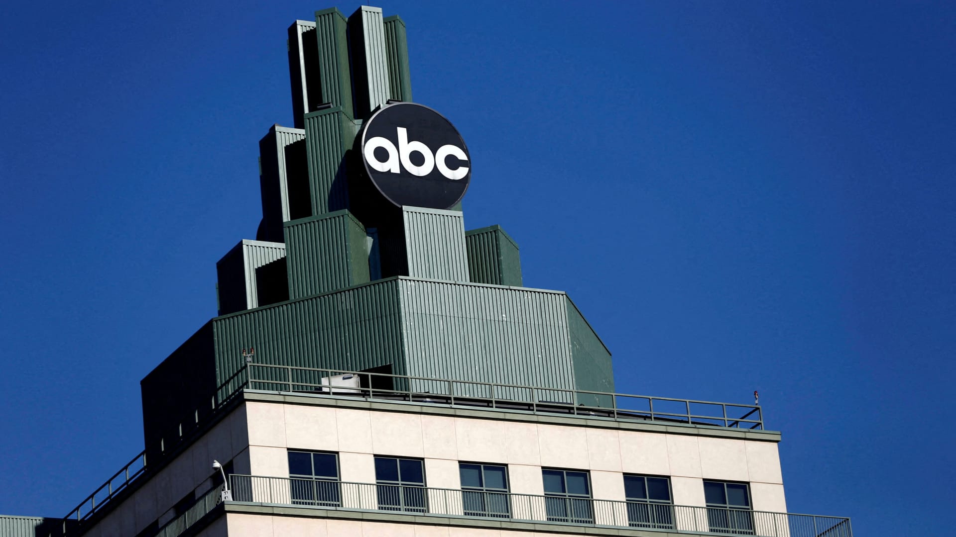‘I like their money’: Trump threatens lawsuits against ABC for reporting on Reflecting Pool