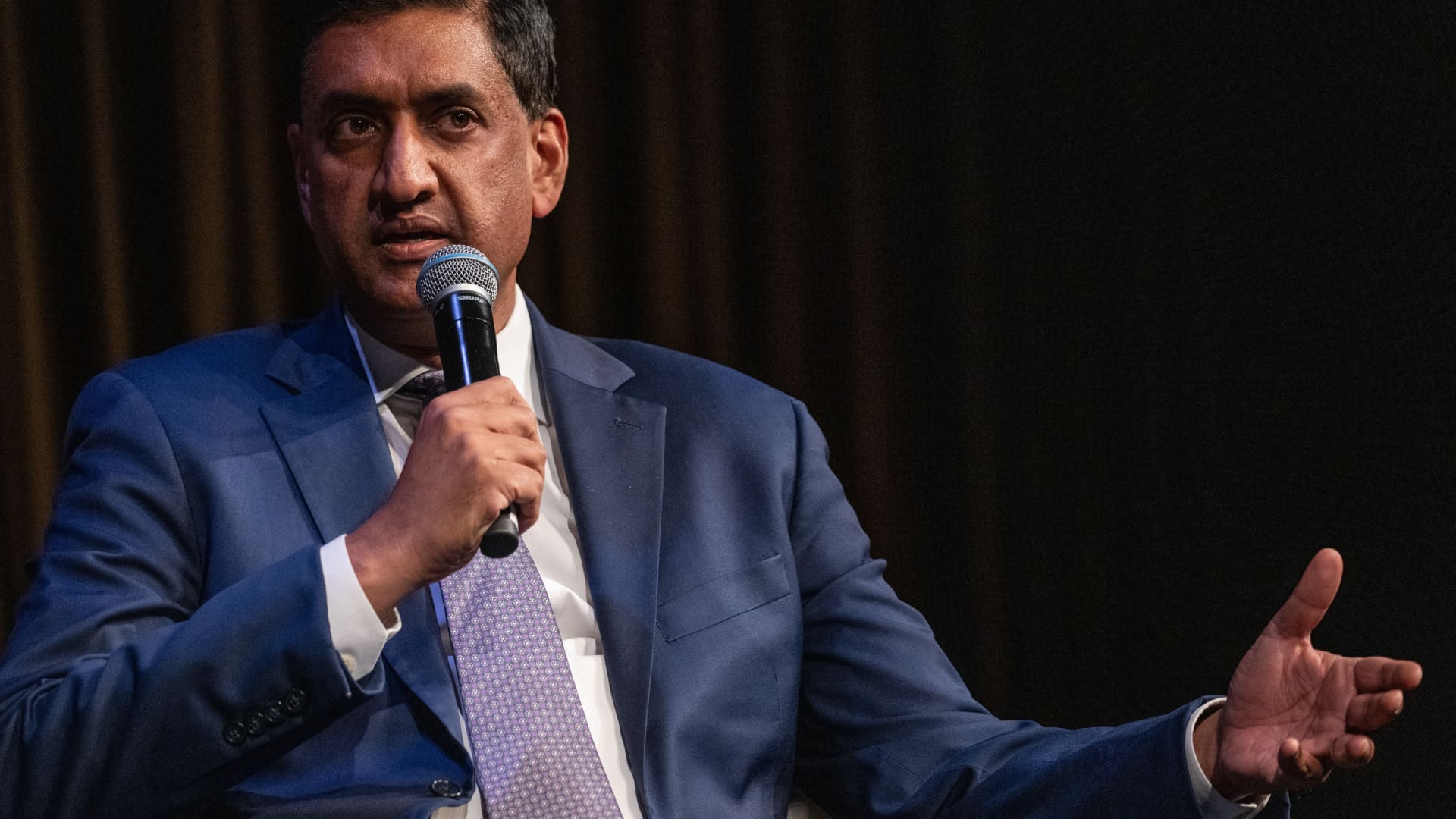 Khanna, China committee presses Blanche for Chinese manufacturing report