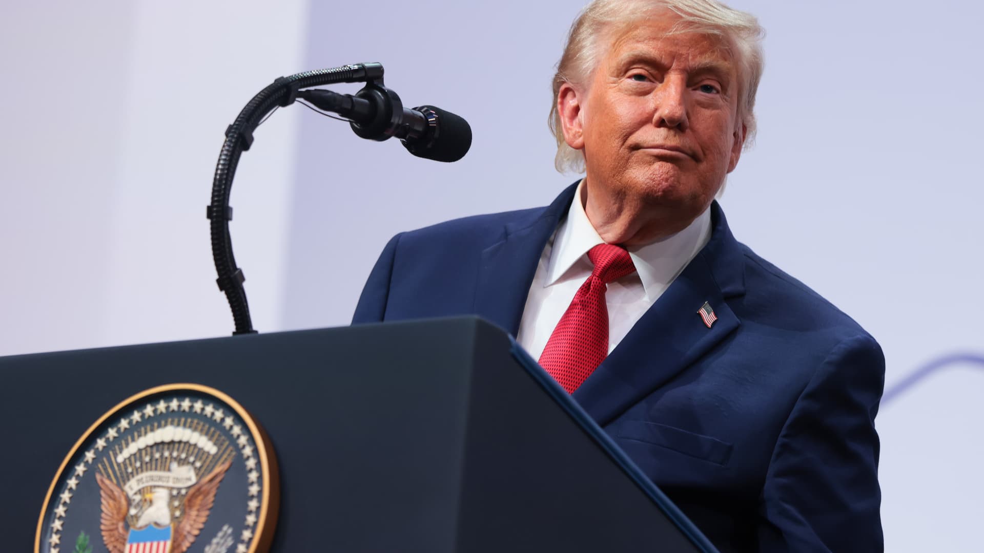 Trump hits back at critics as Iran peace deal fuels debate over U.S. concessions