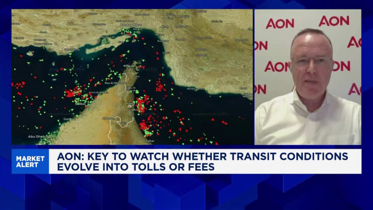 Insurer warns Hormuz tolls could trigger legal risks due to Iran sanctions