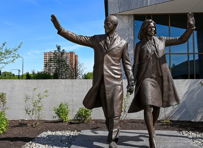 Obama Center launch brings Democratic political glitterati to Chicago ahead of crucial elections