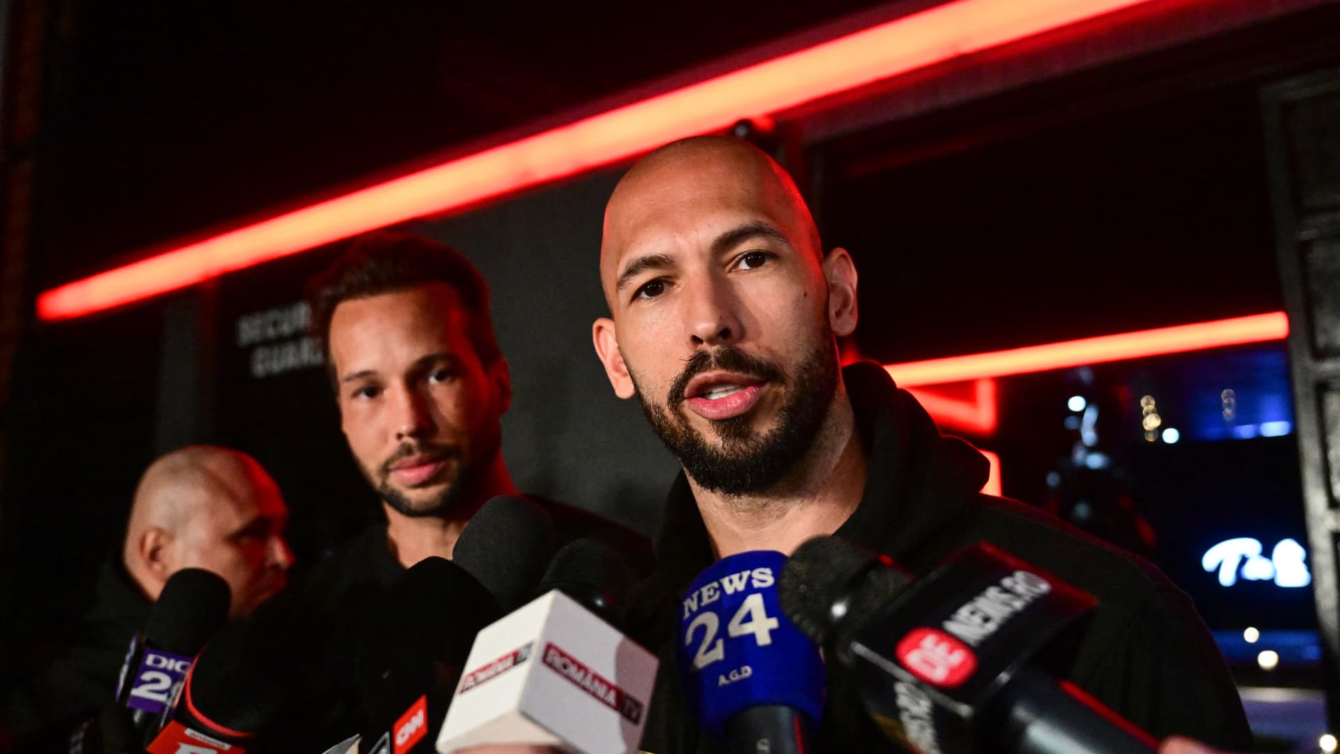 Social media influencers Andrew and Tristan Tate arrested in Miami, U.S. Marshals Service tells AP