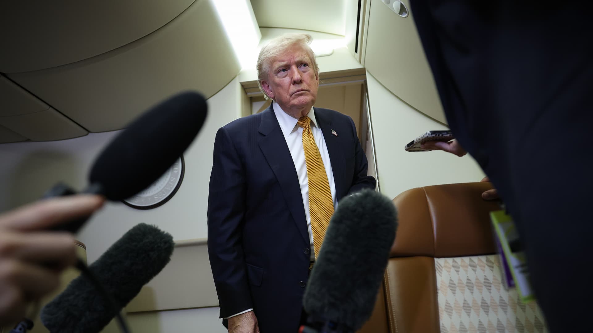 Trump purges Election Assistance Commission members, months before midterms