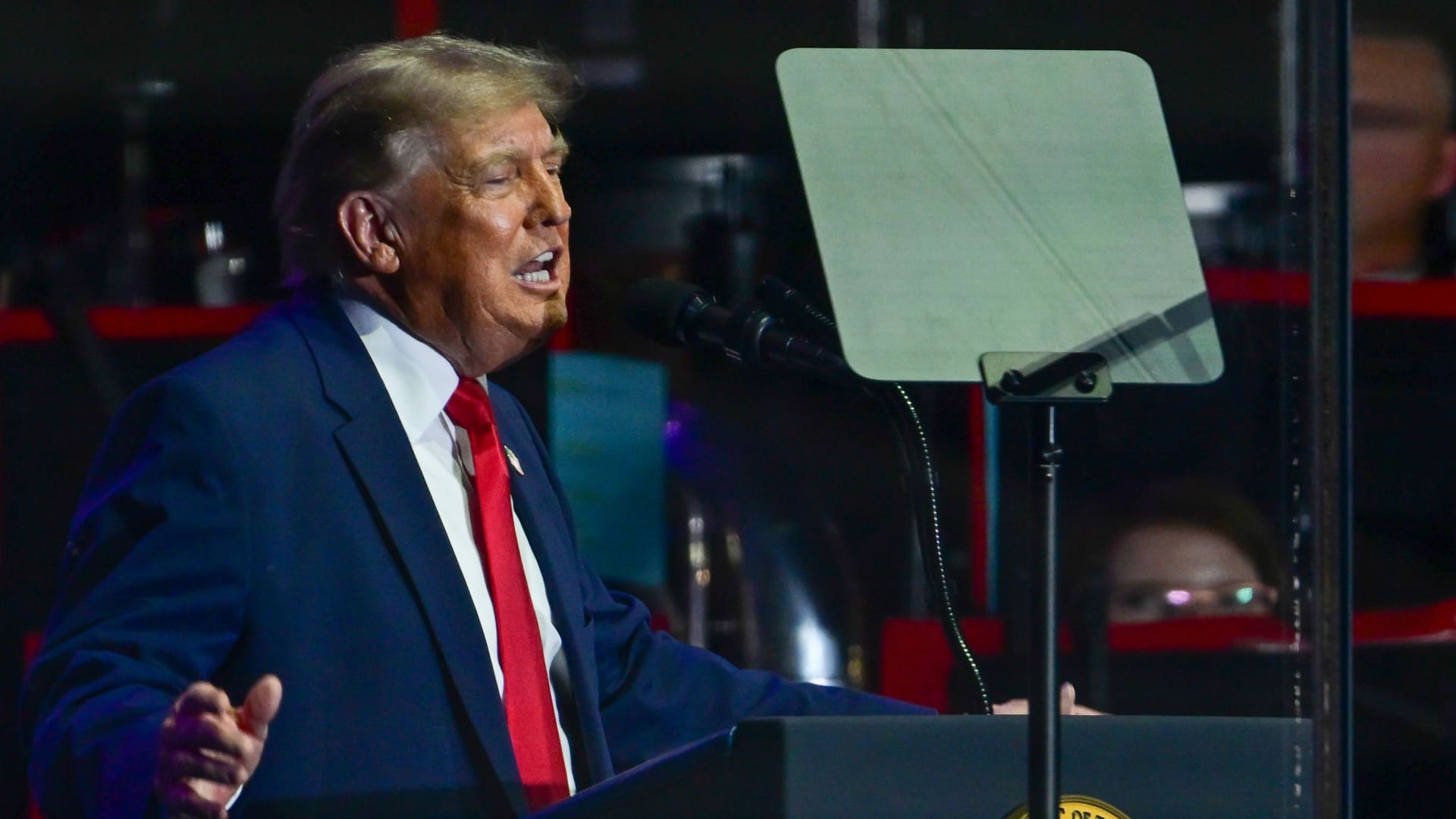 Teleprompter operator allegedly made Kalshi bets on Trump statements; CFTC investigating