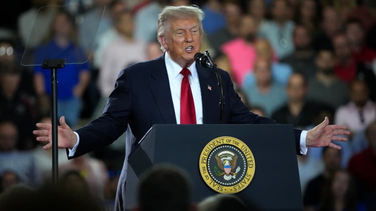 The financial firms taking the risk to handle President Trump’s $858 million investments