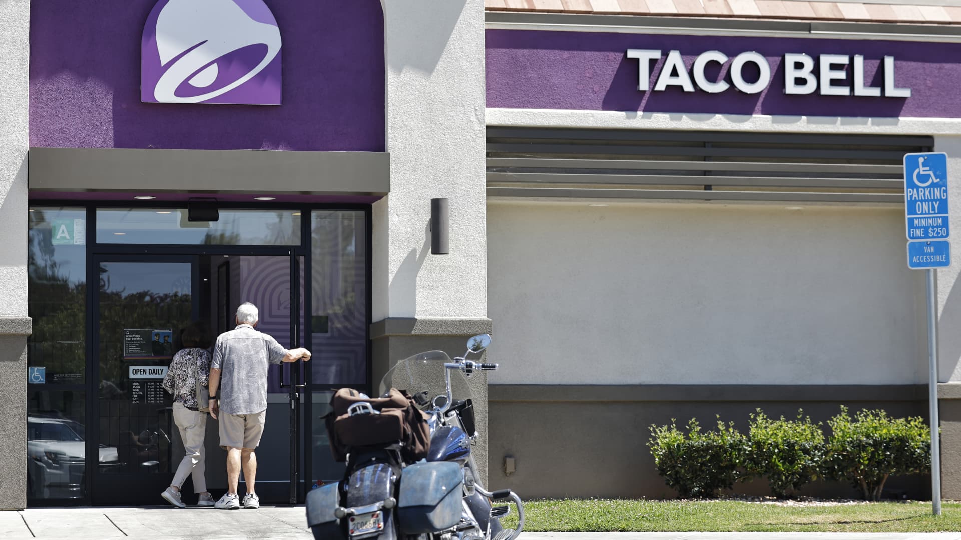 Cyclospora outbreak tied to Taco Bell will steal the spotlight from Yum Brands’ earnings