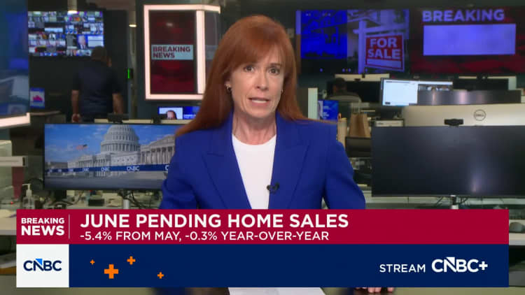 Pending home sales plunge in June