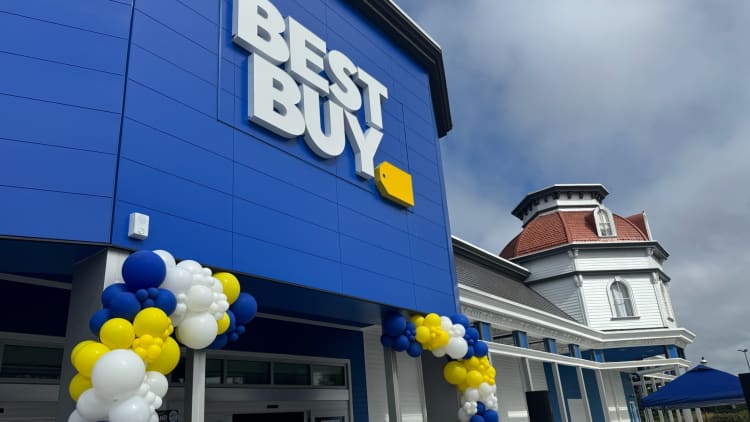 Best Buy hoping to steady its business by opening more stores. But small ones