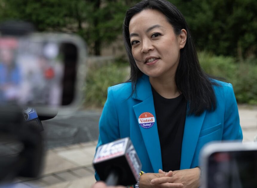 Polls begin to close in primary elections across the country