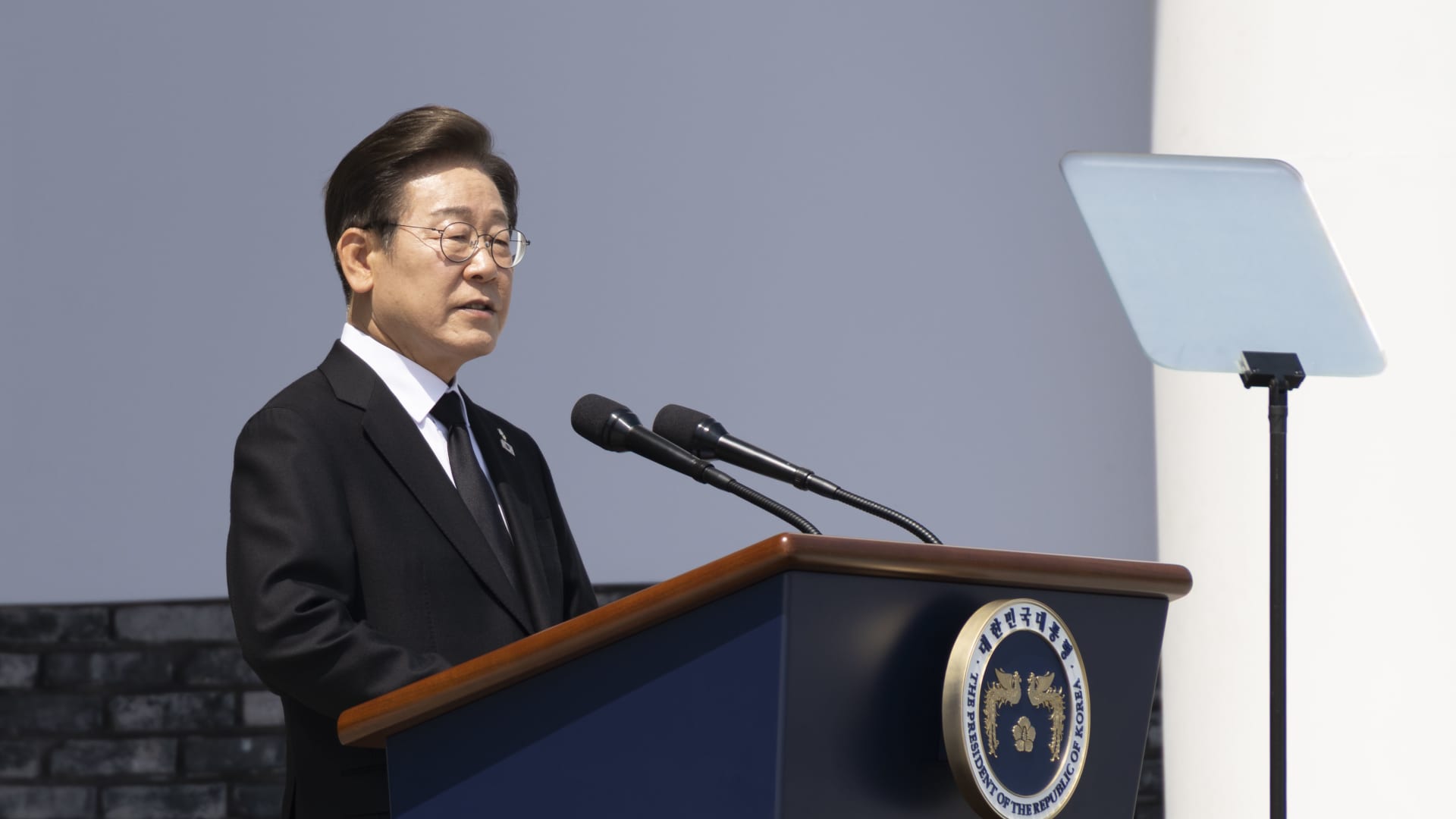 South Korea must brace for ‘worst-case scenario,’ President Lee says, as Trump cuts military drills