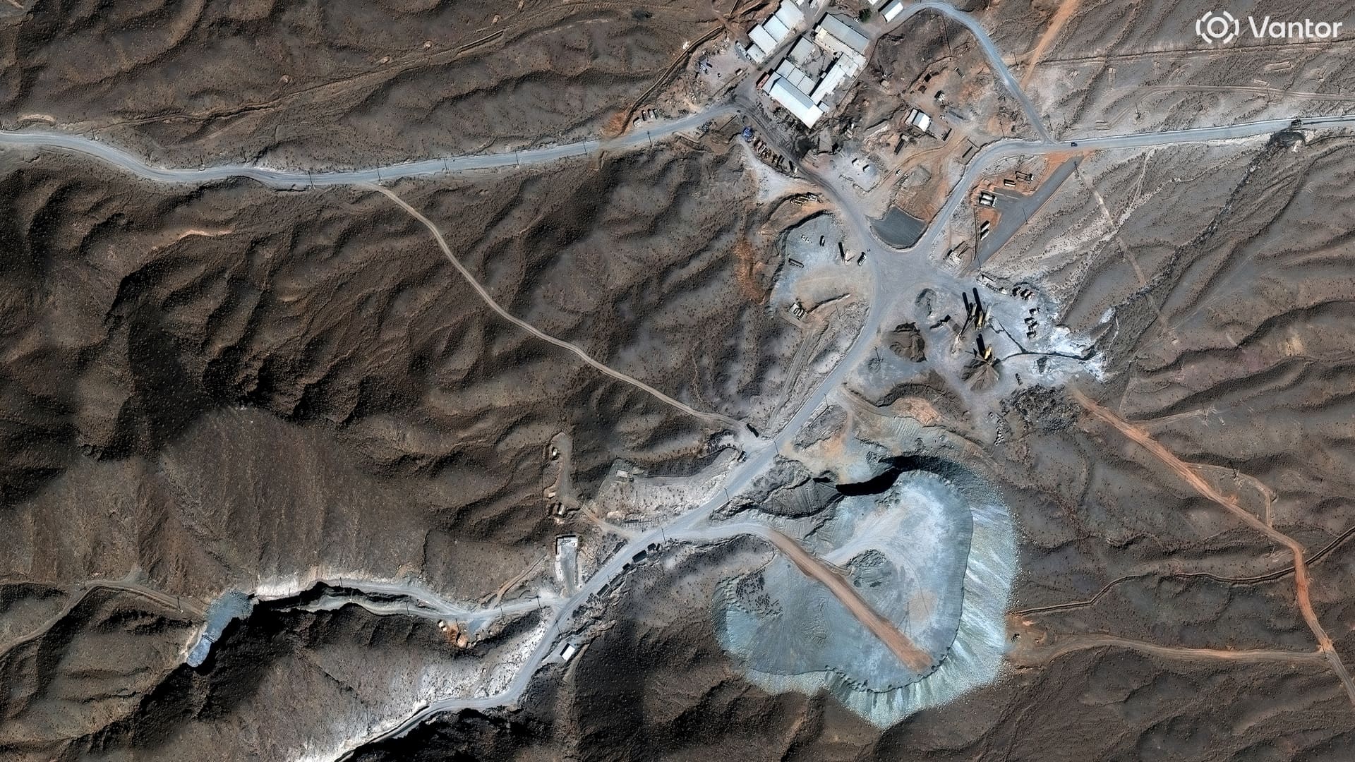Trump warns Tehran over Pickaxe Mountain activity; U.S.-Iran exchange attacks on ships near Hormuz