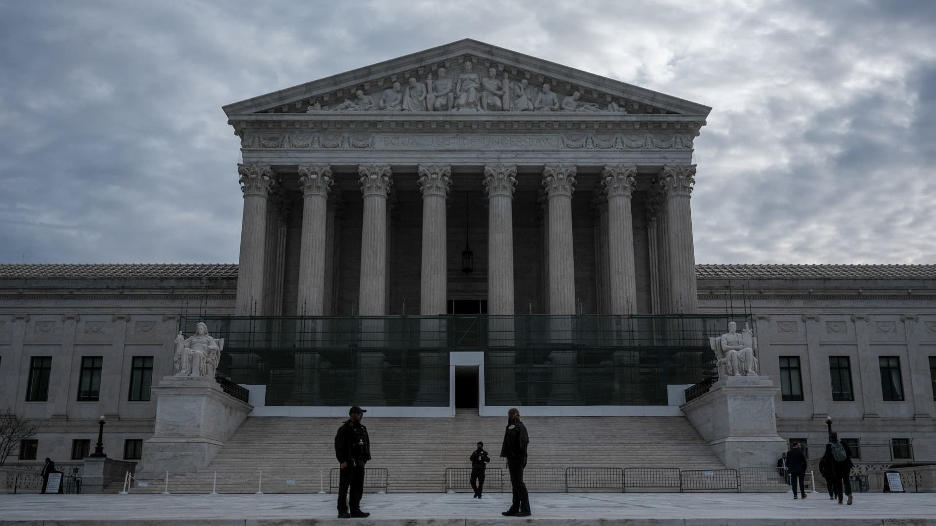 U.S. Supreme Court again rejects push to use Trump-backed congressional maps in midterms, clearing the way for old maps