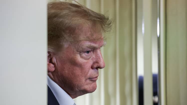 President Trump says no need for more AI regulation, slams Anthropic CEO Dario Amodei