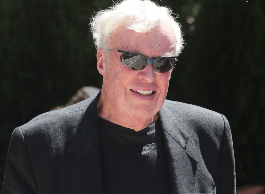 Nike co-founder Phil Knight to donate $1.1 billion to Oregon medical center