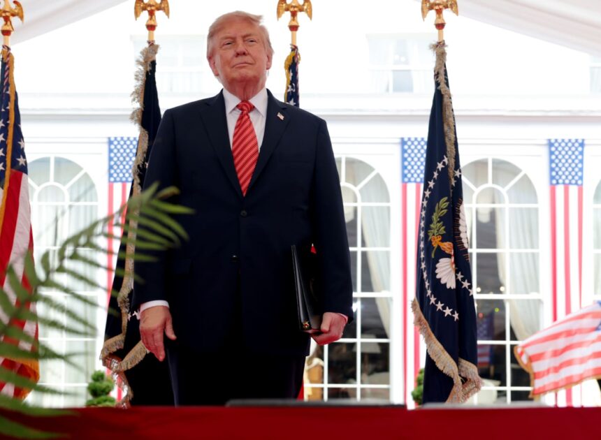 Trump says U.S. may keep Iranian oil ‘like Venezuela’ as Gulf-Iran Hormuz talks stall