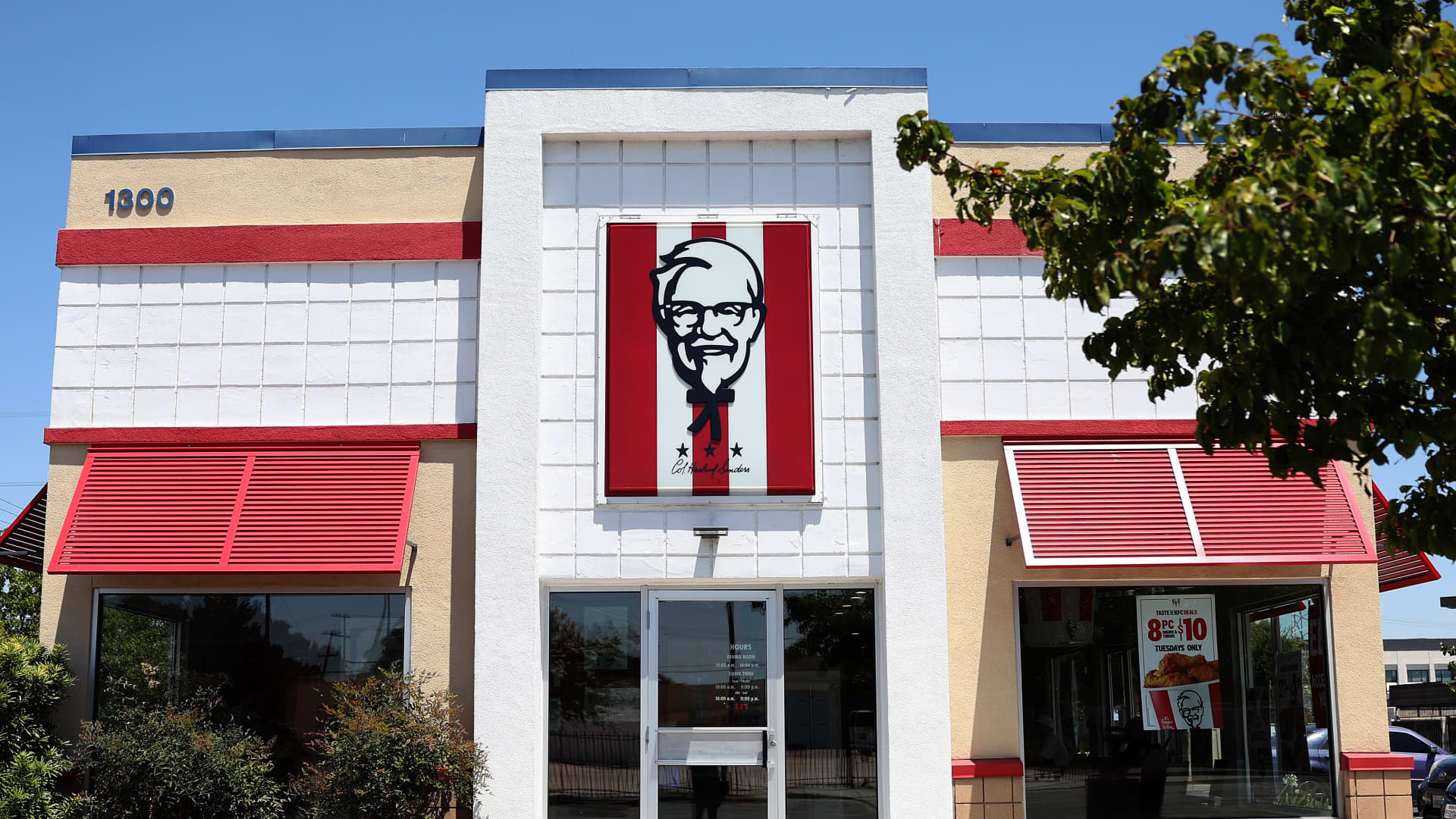KFC to switch to Coca-Cola beverages in U.S. restaurants for the first time in decades