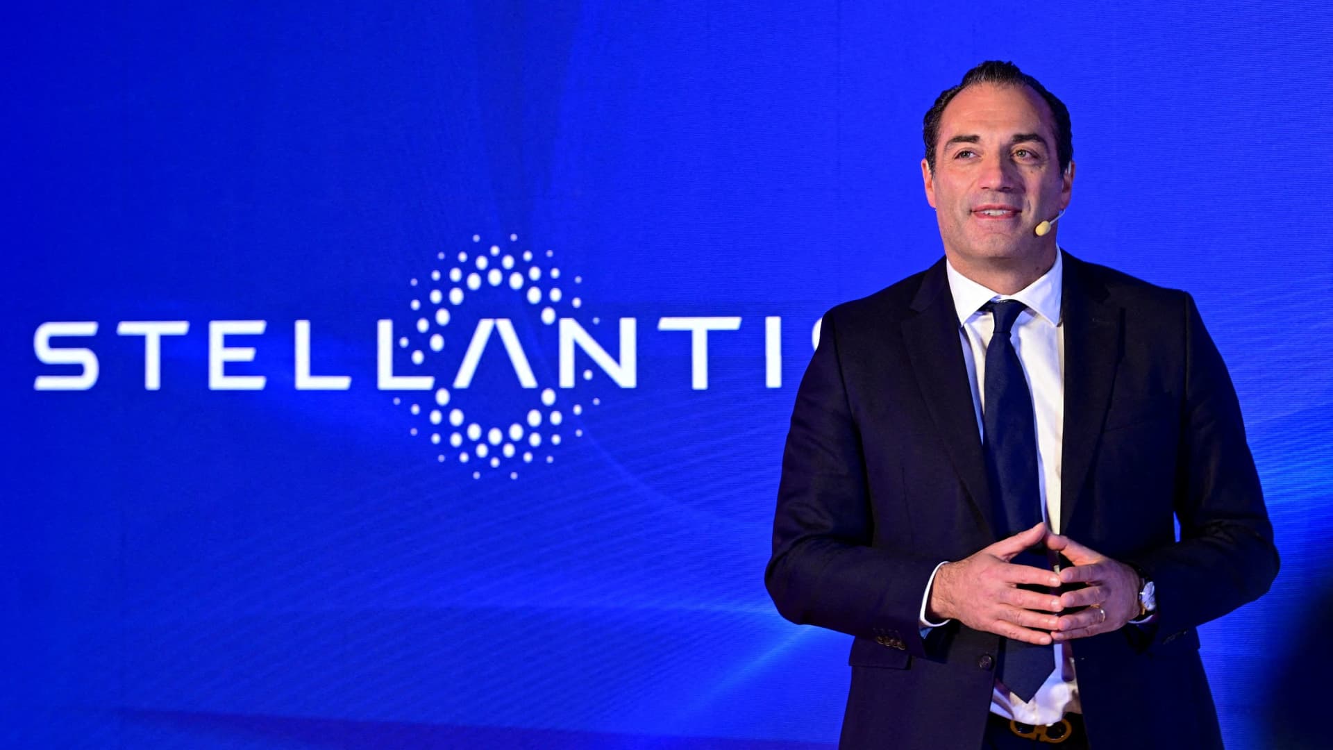 Stellantis CEO reconfirms 2026 guidance, says turnaround plan continues as automaker’s shares hit new low