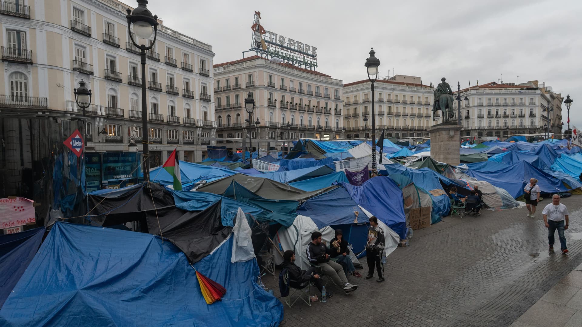 Spain’s PM Sanchez calls snap election after housing crisis protests